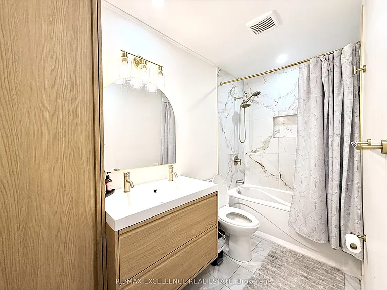 49 Woodlawn Ave — Photo 10