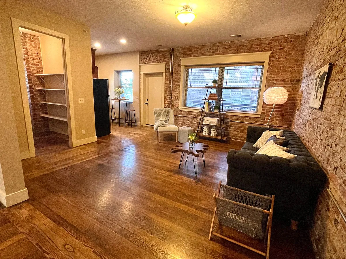 Building Photo - 2934 Leavenworth St