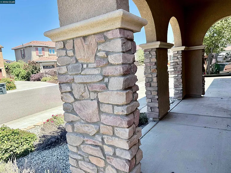 373 Anchorage Dr — Photo 3