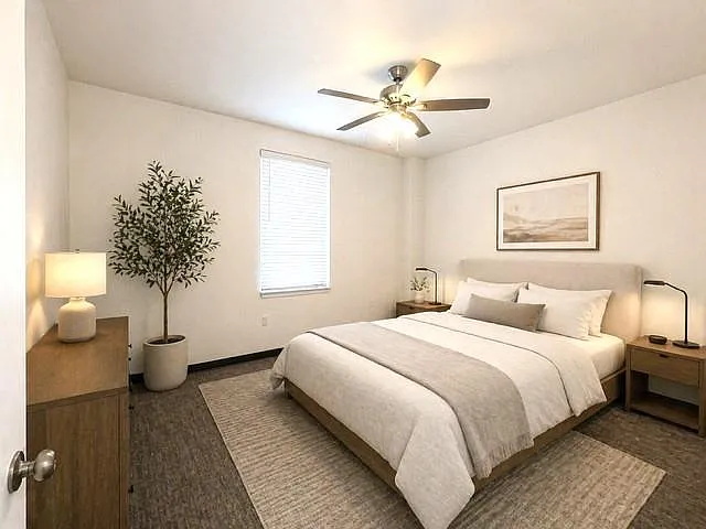 800 N Causeway Blvd #201 — Photo 12