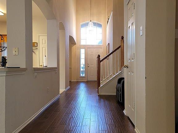2nd image of 403 Mary Pat Dr