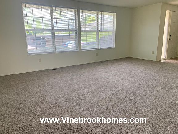 3rd image of 5622 Troy Villa Blvd