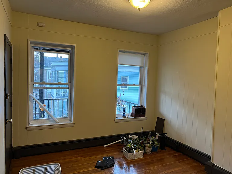 10 Hyde Park Ave Apartments — Photo 6