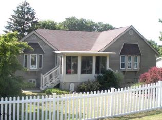 201 Winding Knoll Rd, Altoona, PA 16601