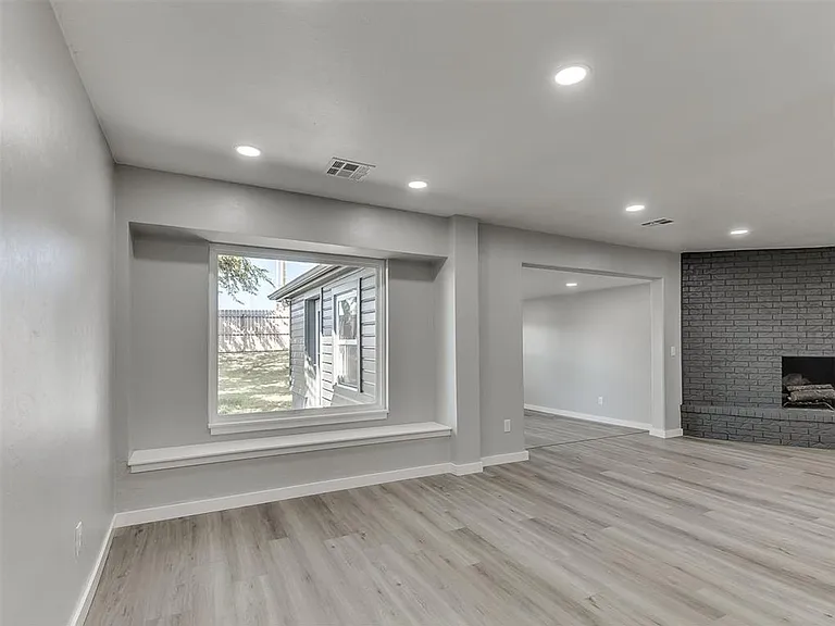 6917 Woodridge Ave — Photo 20