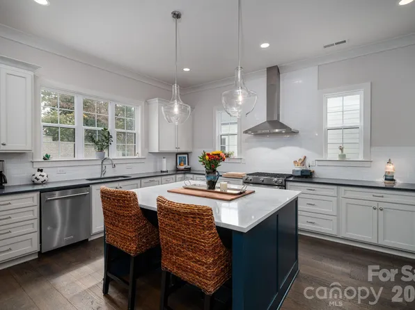 10 Oak St, Belmont, NC 28012