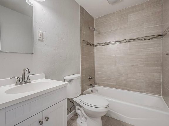 4th image of 4029 SE 24th St