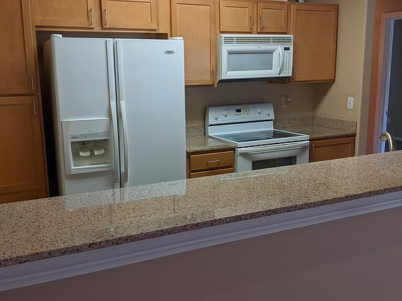 5th image of 4200 E Commerce Way Unit 814