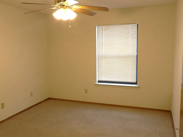 1204 NW Columbia Ave — Photo 8