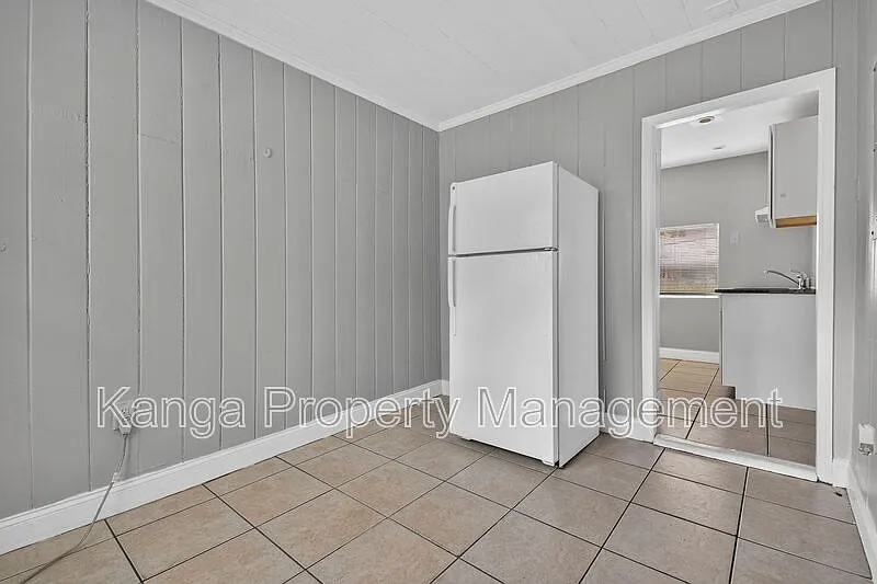 Studio, 1.0 bath, 450 sqft, $1,300 — Photo 4