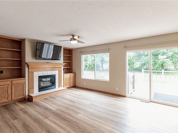 4th image of 2422 Grant Cir