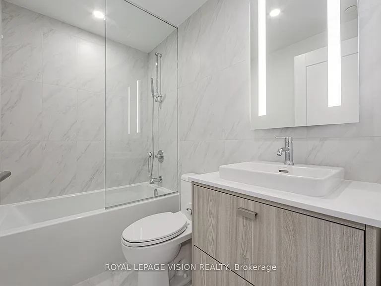 858 Dupont St #819 — Photo 21