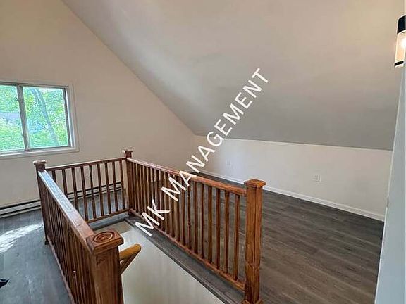 5th image of 639 E Locust St APT 5