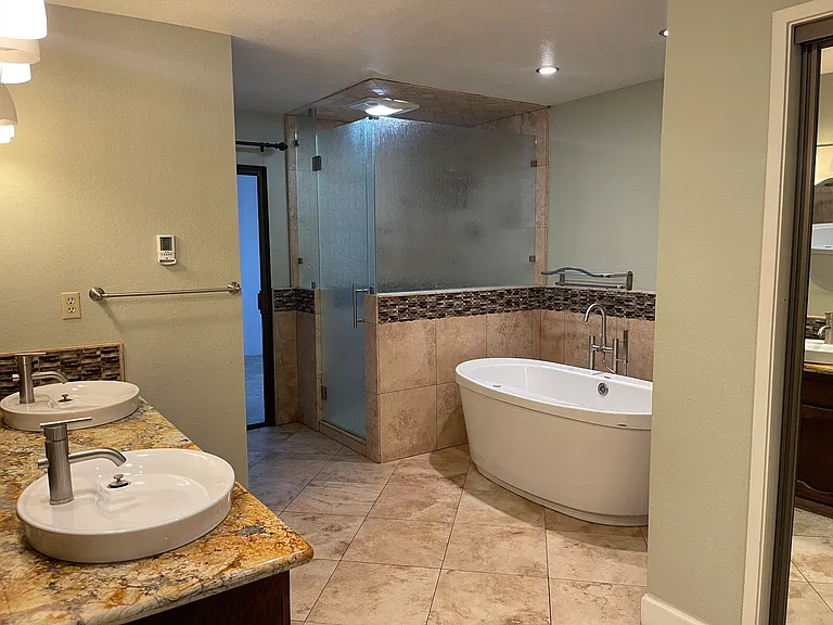 3712 Drakeshire Dr — Photo 10