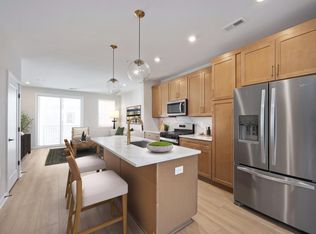 14413 Glen Manor Dr, Chantilly, VA 20151