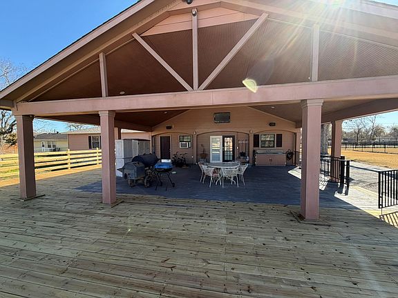 5th image of 601 Mitchell Rd