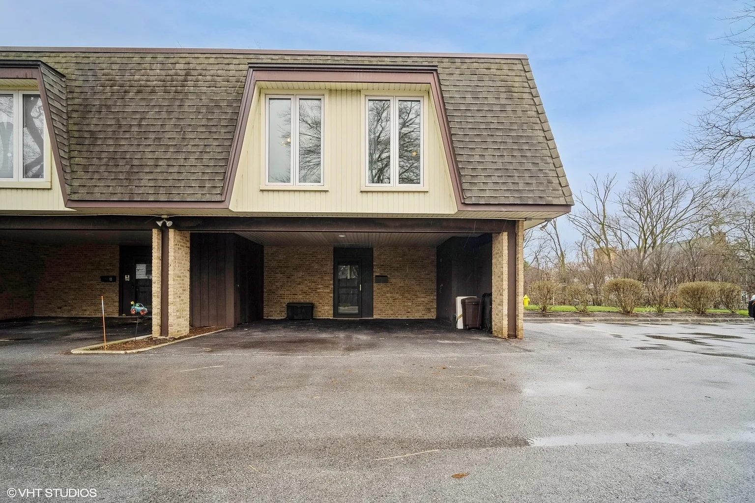 1835 Tanglewood Dr photo 1