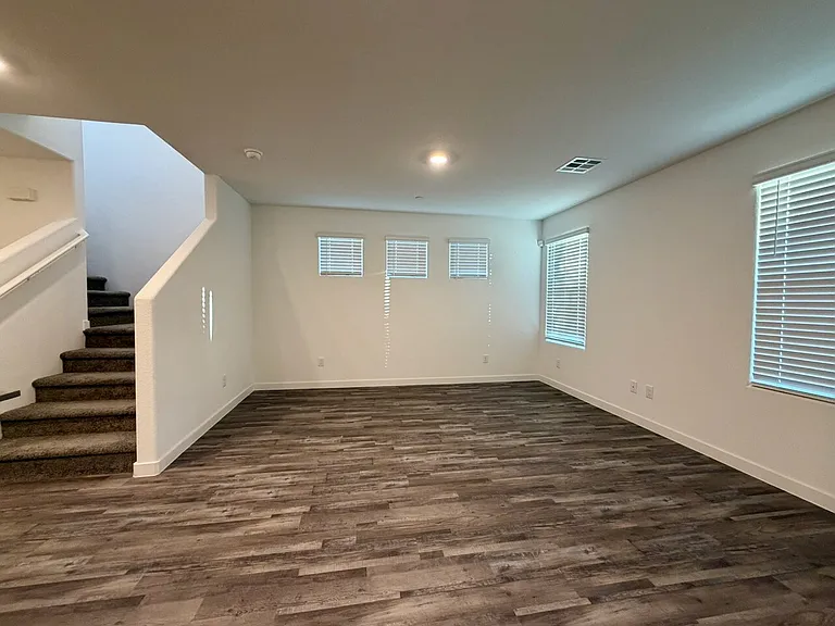 917 Violet Heron St — Photo 7