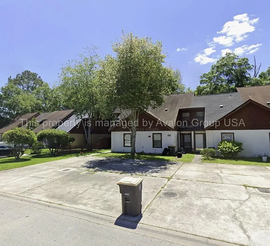3 bed, 1193 sqft, $1,285 — Photo 1