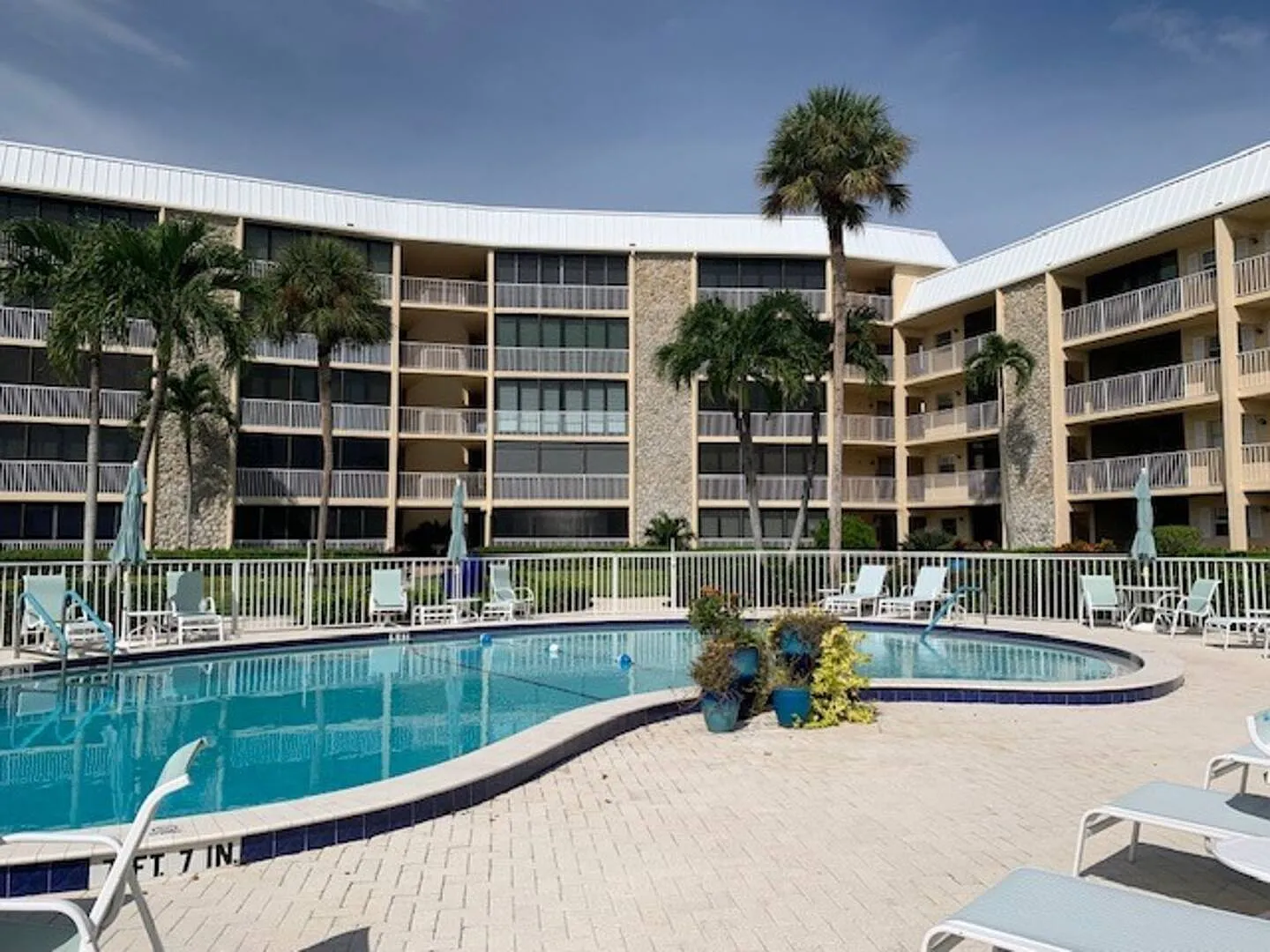 2 bed, 1131 sqft, $9,000 — Photo 1