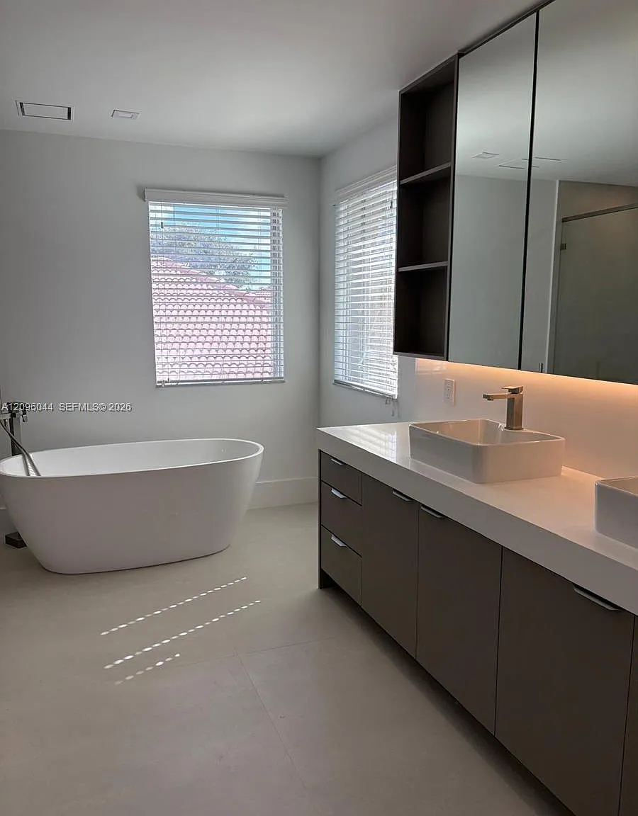 Isles At Weston — Photo 1