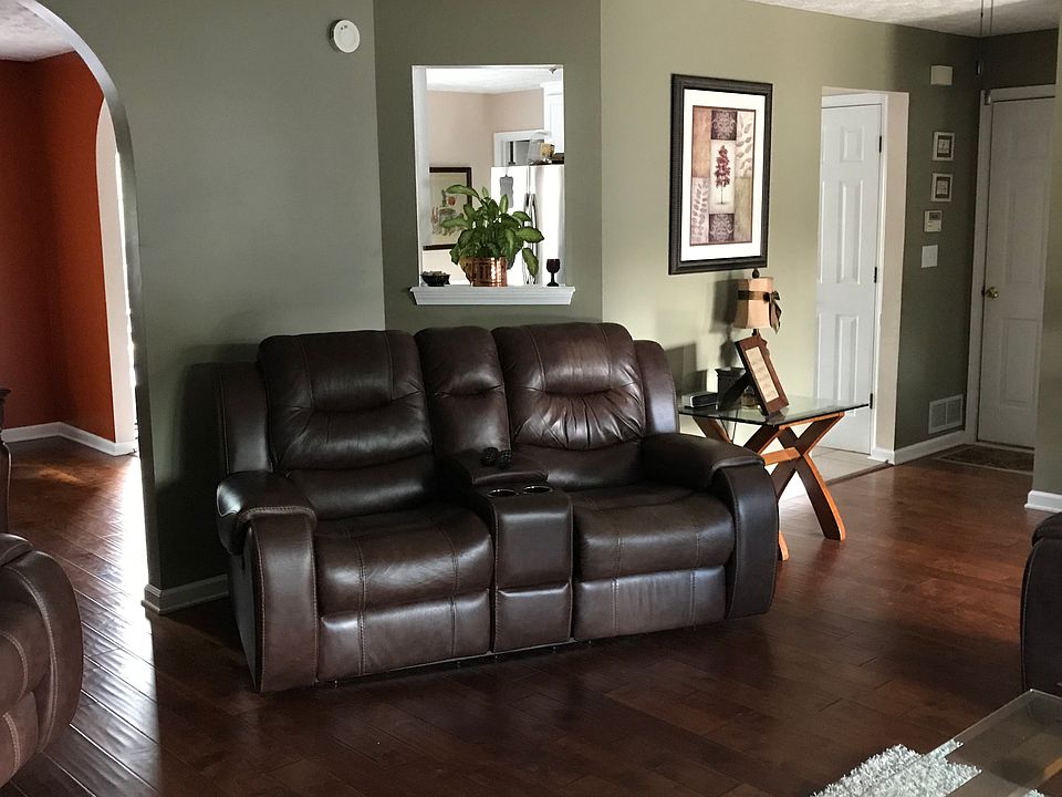 1st image of 3009 Hampton Oak Ct