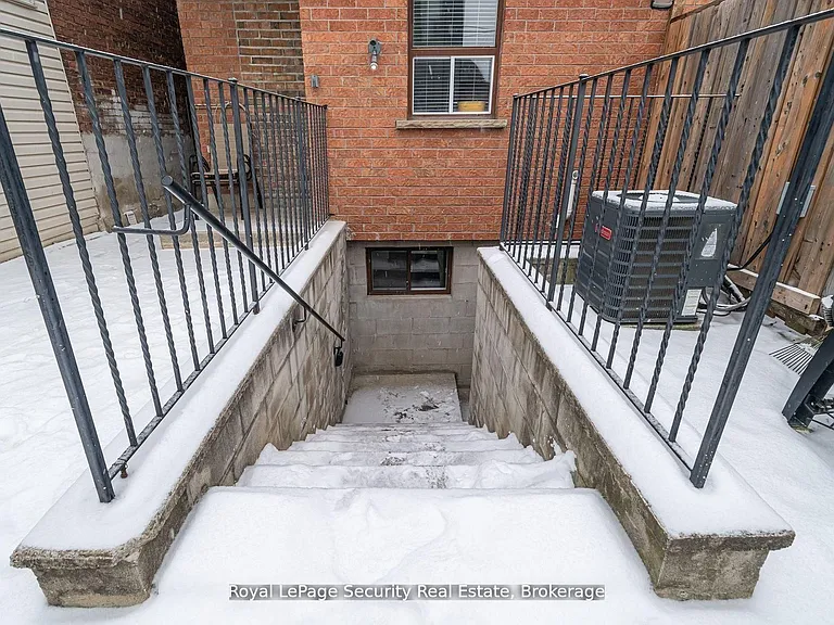 706 Gladstone Ave #LOWER — Photo 4