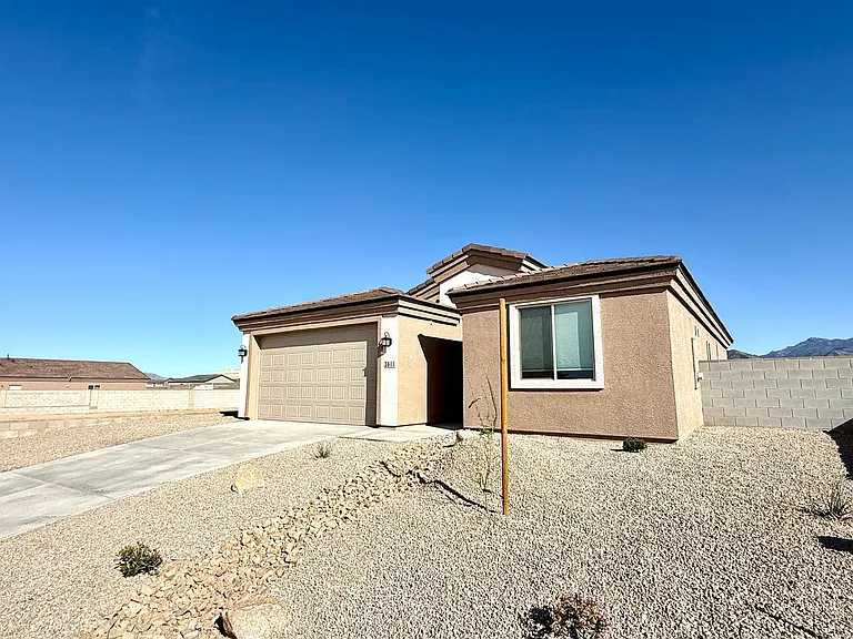 3611 Charleston Loop — Photo 4