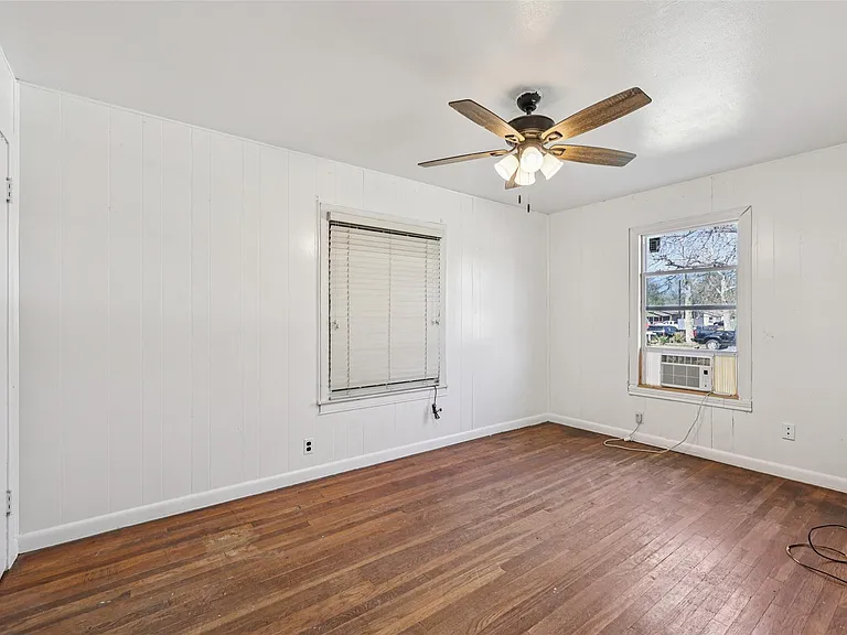 620 Barbara Dr — Photo 18