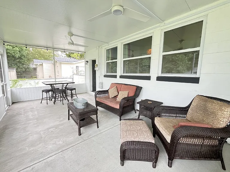 1127 Afton St — Photo 15