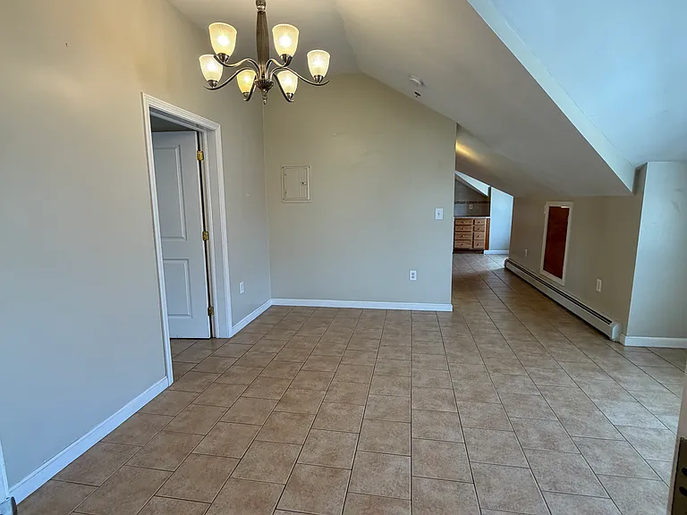 211 Chelsea St #7 — Photo 1