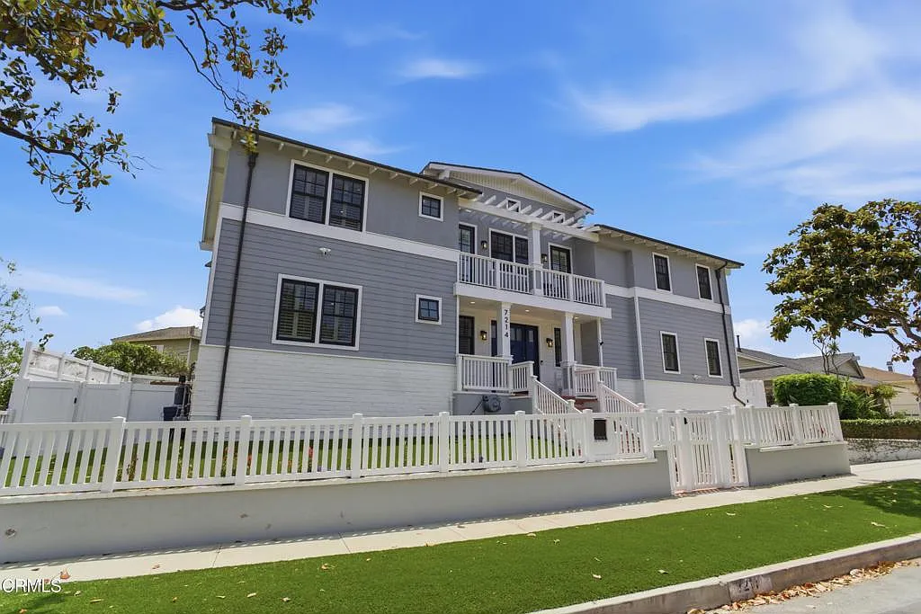 5 bed, 6.0 bath, 4282 sqft, $10,000 — Photo 1