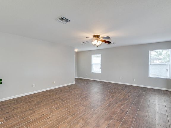 3rd image of 699 W Jardin Dr