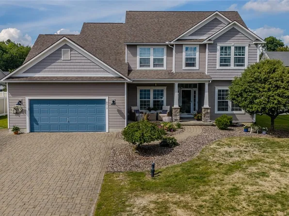 8512 Long Leaf Trl, Liverpool, NY 13090