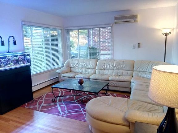 4th image of 1638 Linden St #0