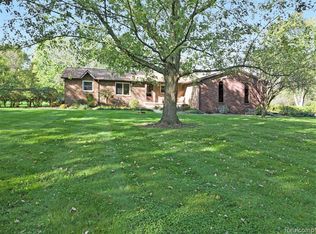 6362 Van Vleet Rd, Swartz Creek, MI 48473