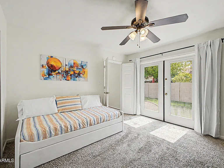 2445 S Catarina — Photo 23