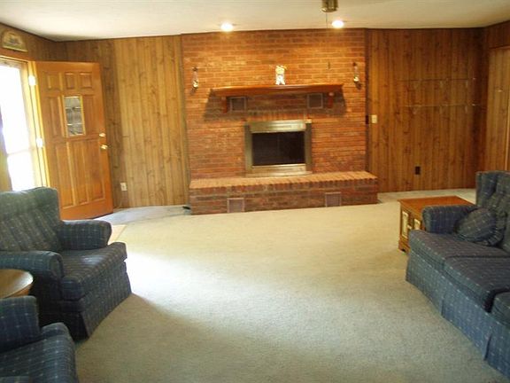 2nd image of 6657 Woodcrest Dr