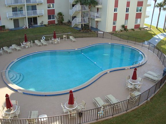 1 of 3 pools