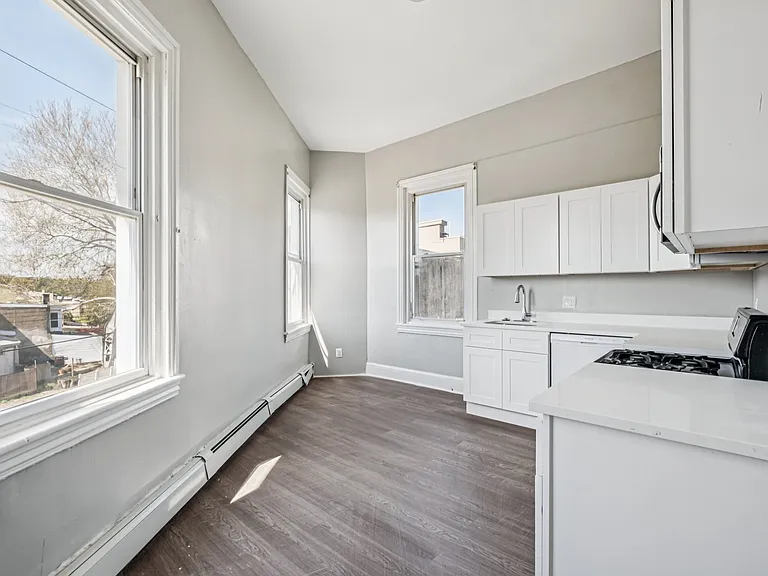 3515 Indian Queen Ln #B — Photo 2