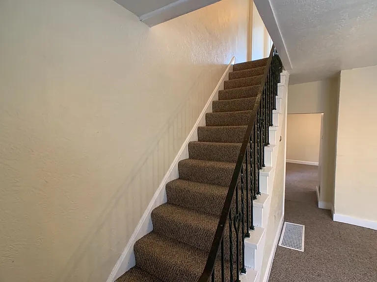 35 Wyoming St — Photo 32