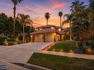 933 La Salle Cir, Corona, CA 92879