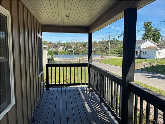 3rd image of 9 Ellen St