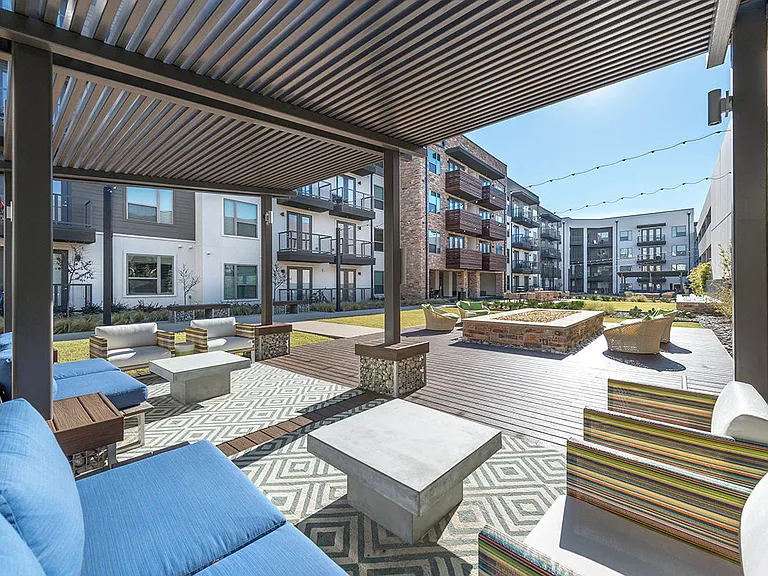 The Lucas Apartments — Photo 18