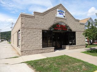 108 S Walnut St, La Crescent, MN 55947