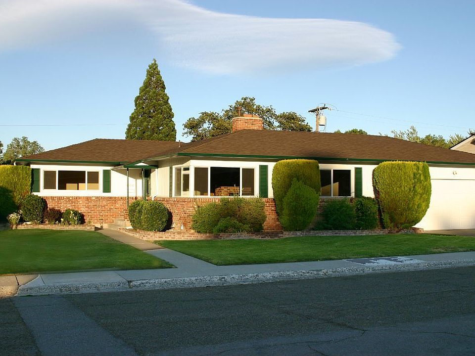 Remodeled home located off Mayberry Drive