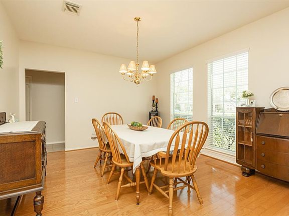 5th image of 2913 Laguna Shores Ln