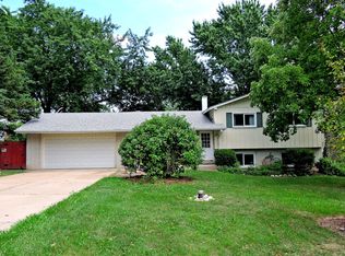 2N345 Pleasant Ave, Glen Ellyn, IL 60137