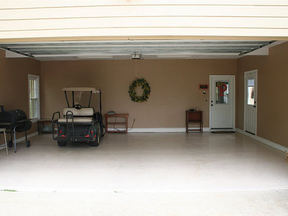 3rd image of 20 Aspen Cir