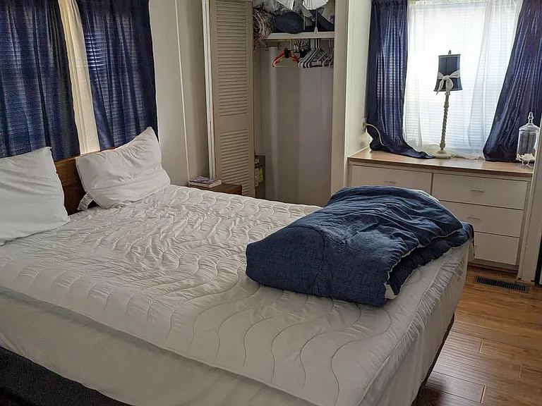 205 Mantua Dr — Photo 1
